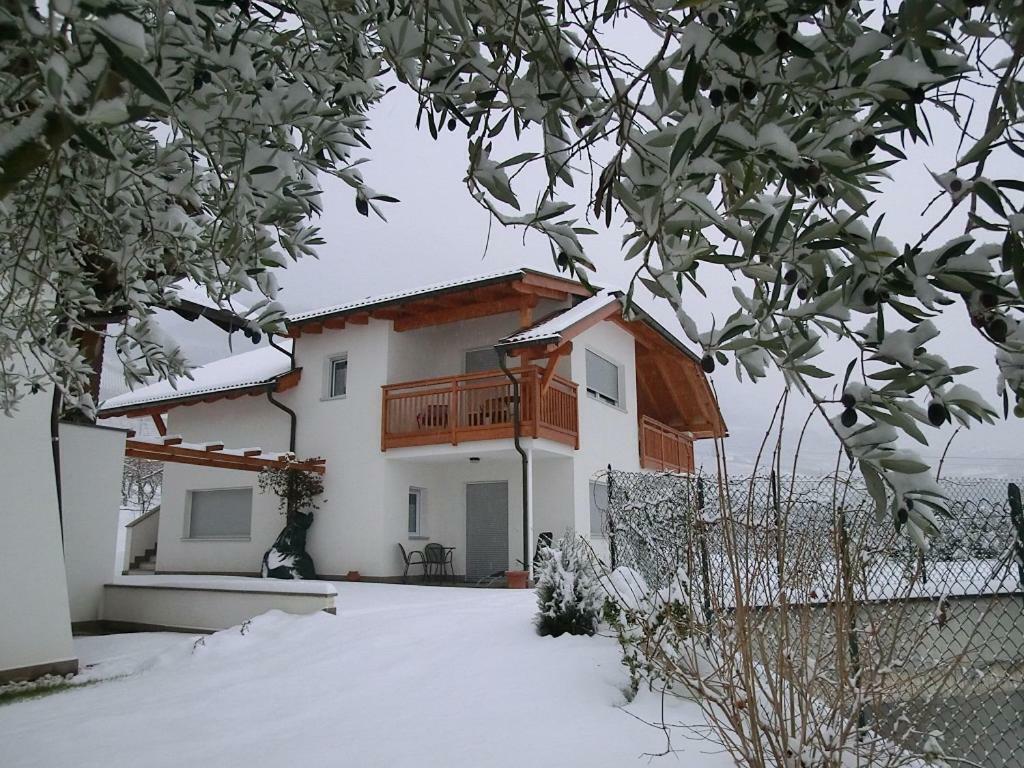 Unterstoan Hof Apartamento Termeno Exterior foto